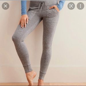 Aerie chill play move gray joggers with pockets small